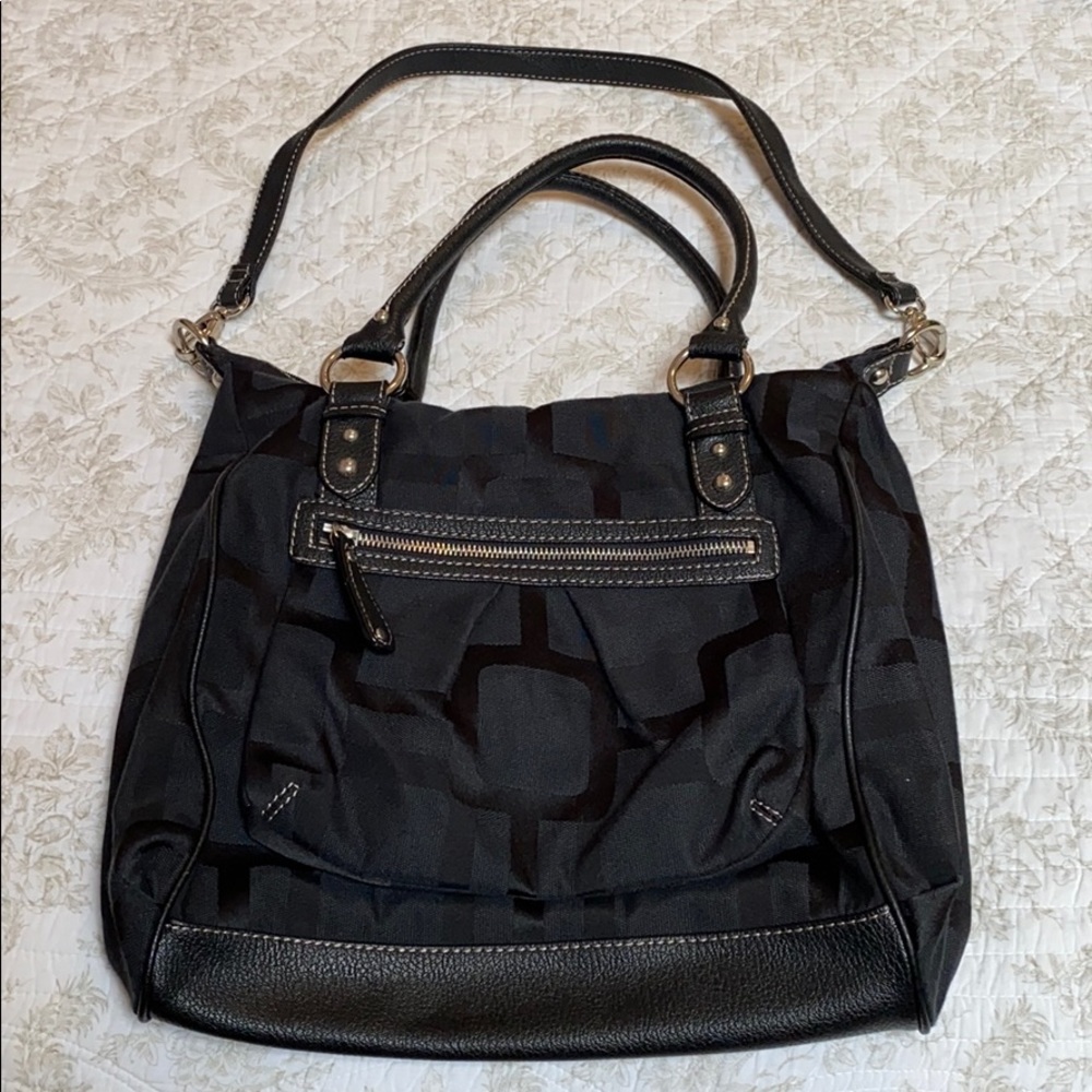 Nine West purse with handles and shoulder strap